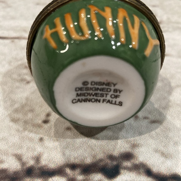 Disney Santa Winnie the Pooh with Bee Hinged Trinket Box Midwest Cannon Falls - Picture 8 of 8